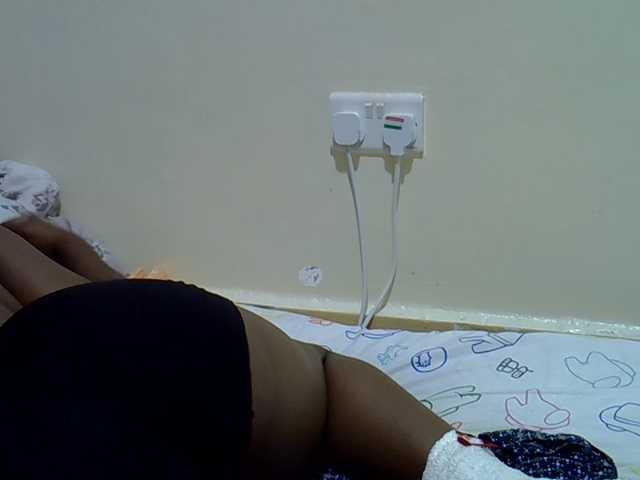 sweetval1 live cam on BongaCams
