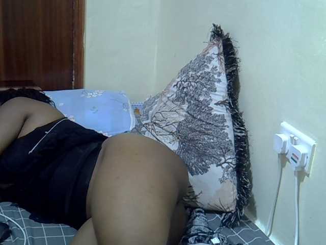 sweetval1 live cam on BongaCams
