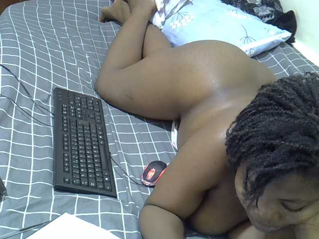 sweetval1 live cam on BongaCams
