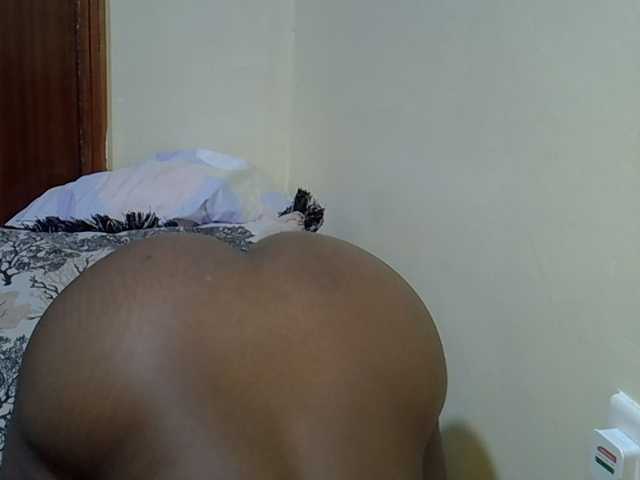 sweetval1 live cam on BongaCams