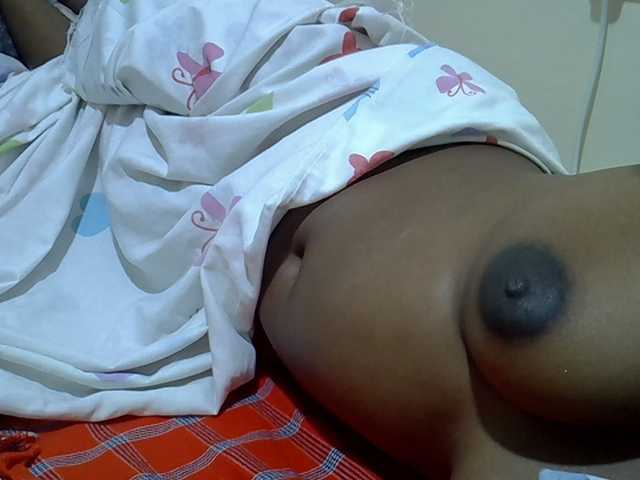 sweetval1 live cam on BongaCams
