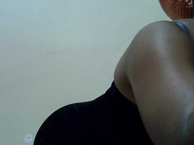 sweetval1 live cam on BongaCams