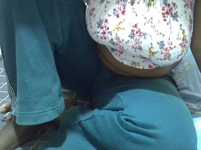 sweetval1 live cam on BongaCams