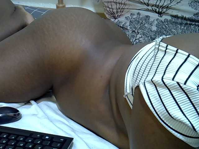 sweetval1 live cam on BongaCams