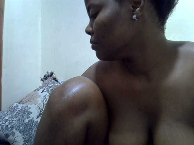 sweetval1 live cam on BongaCams