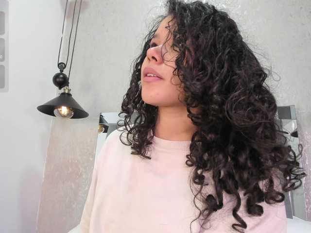 Annie-Pleasure live cam on BongaCams