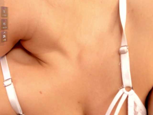 Annie-Pleasure live cam on BongaCams