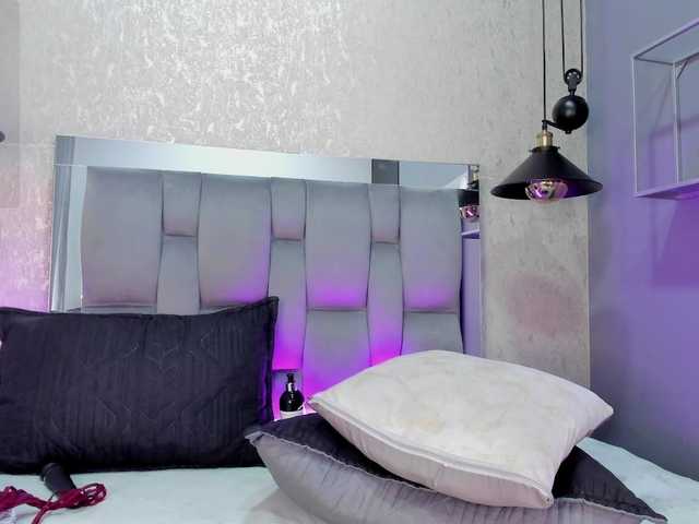 Annie-Pleasure live cam on BongaCams