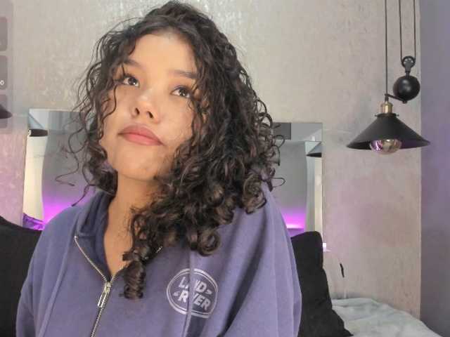 Annie-Pleasure live cam on BongaCams