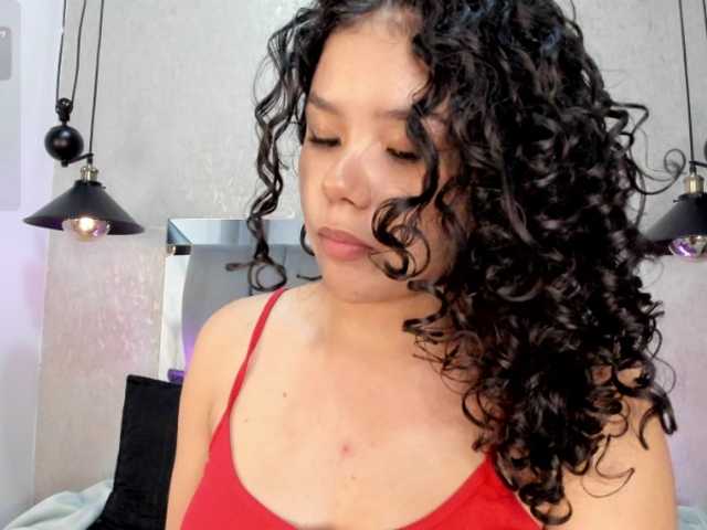 Annie-Pleasure live cam on BongaCams