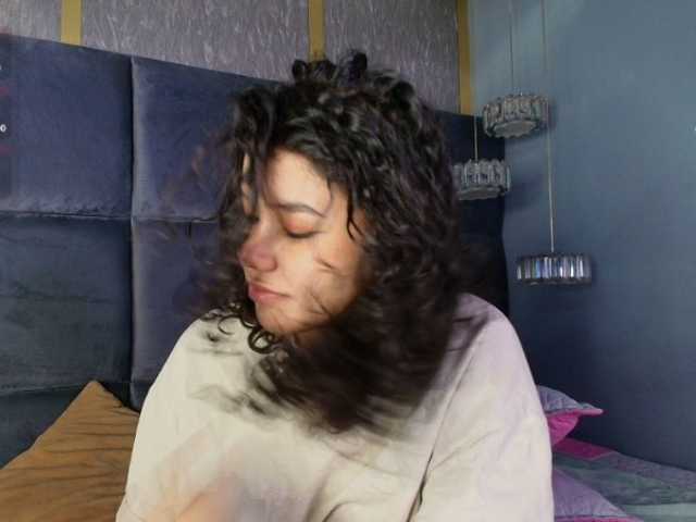 Annie-Pleasure live cam on BongaCams