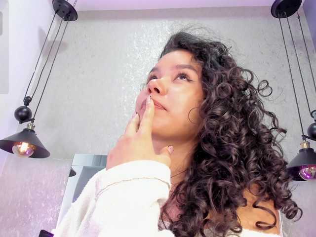 Annie-Pleasure live cam on BongaCams