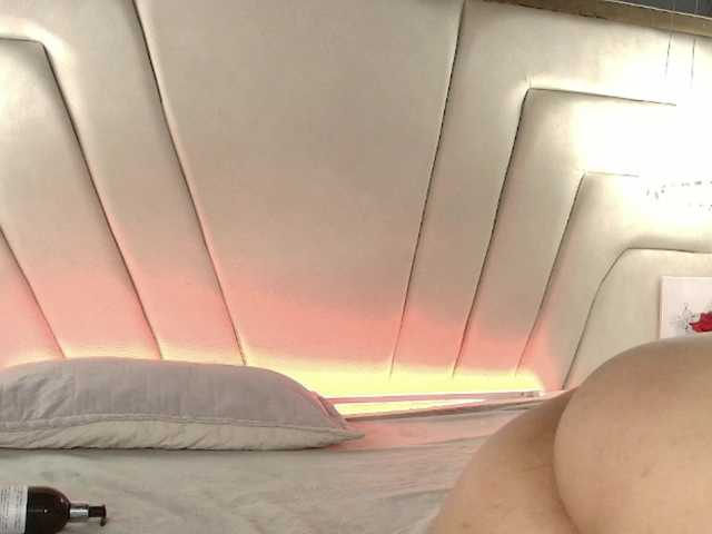 Annie-Pleasure live cam on BongaCams