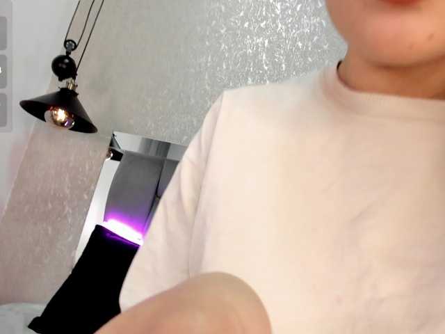 Annie-Pleasure live cam on BongaCams
