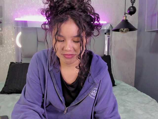 Annie-Pleasure live cam on BongaCams