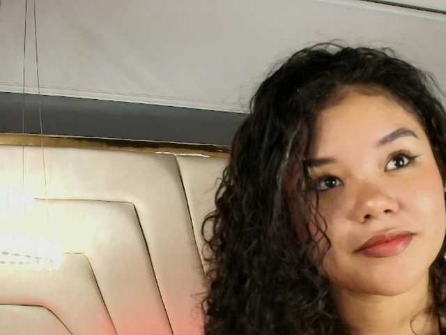 Annie-Pleasure live cam on BongaCams