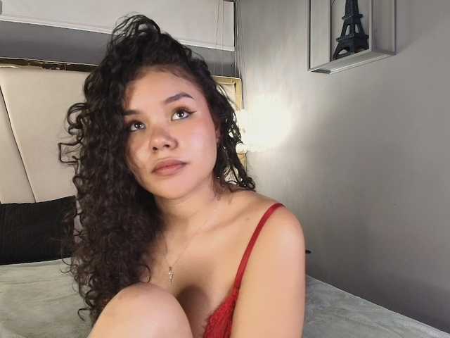 Annie-Pleasure live cam on BongaCams