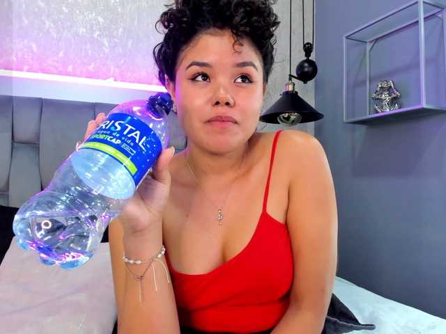 Annie-Pleasure Live Cam on BongaCams