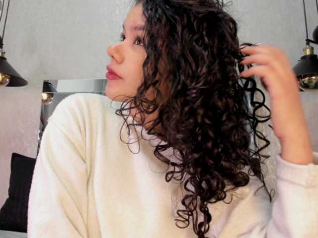 Annie-Pleasure live cam on BongaCams