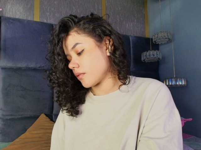 Annie-Pleasure live cam on BongaCams