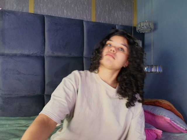 Annie-Pleasure live cam on BongaCams