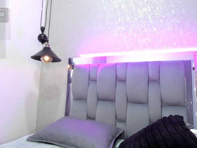 Annie-Pleasure live cam on BongaCams