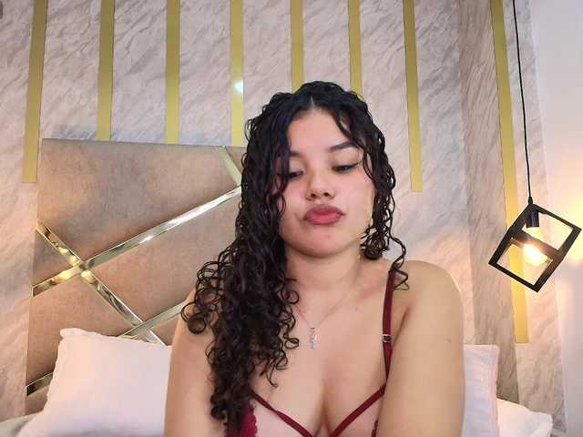 Annie-Pleasure live cam on BongaCams
