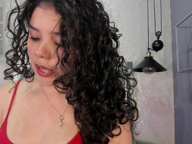 Annie-Pleasure live cam on BongaCams