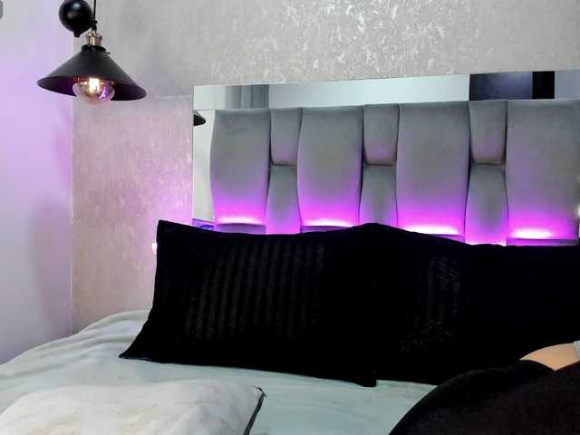 Annie-Pleasure live cam on BongaCams