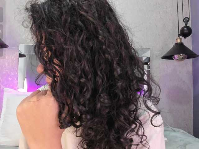 Annie-Pleasure live cam on BongaCams