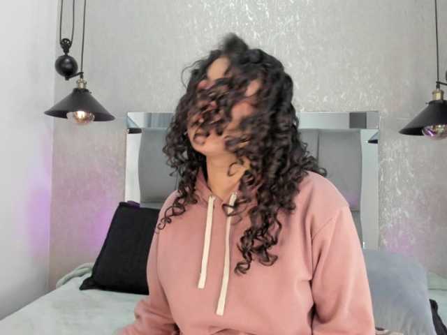 Annie-Pleasure live cam on BongaCams