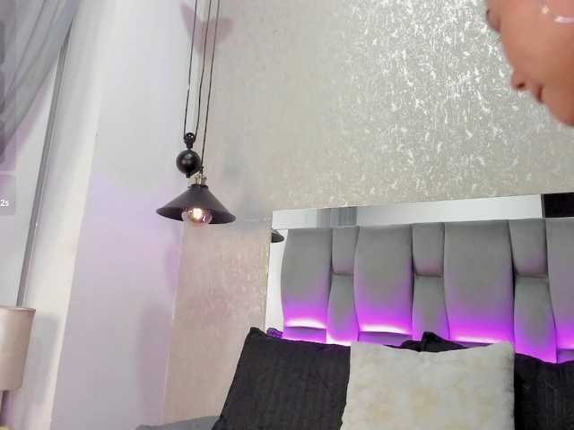 Annie-Pleasure live cam on BongaCams