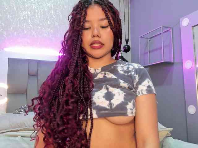 Annie-Pleasure webcam