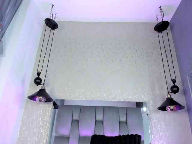 Annie-Pleasure webcam