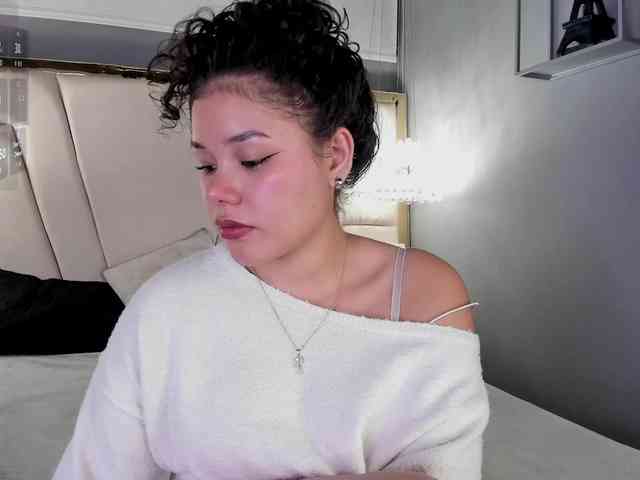 Annie-Pleasure webcam