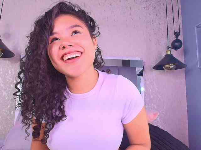 Annie-Pleasure webcam