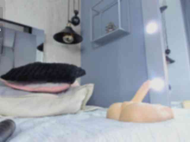 Annie-Pleasure webcam