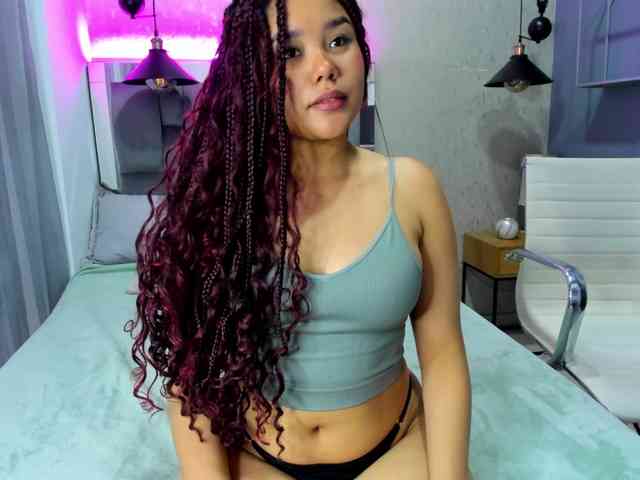 Annie-Pleasure webcam