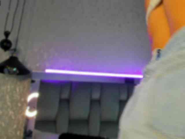 Annie-Pleasure webcam