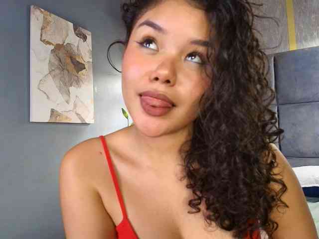Annie-Pleasure webcam