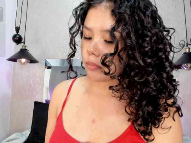 Annie-Pleasure webcam