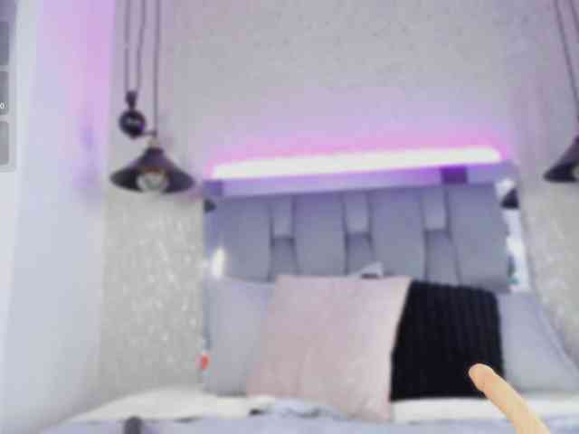Annie-Pleasure webcam