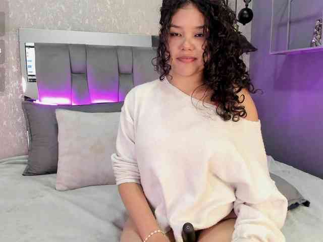 Annie-Pleasure webcam