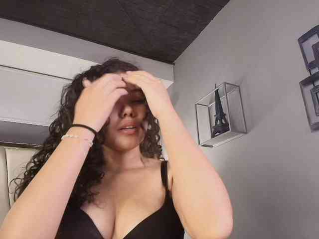 Annie-Pleasure webcam