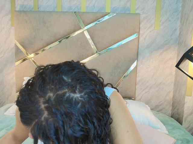 Annie-Pleasure webcam