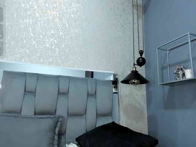 Annie-Pleasure webcam