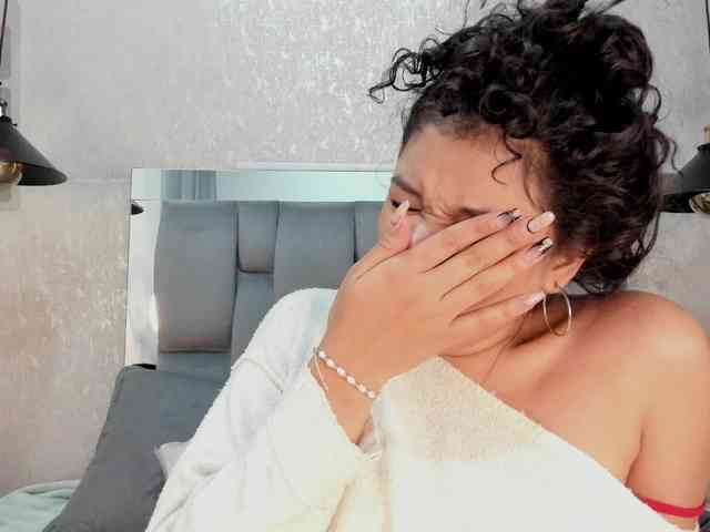 Annie-Pleasure webcam