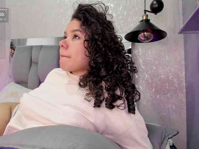 Annie-Pleasure webcam