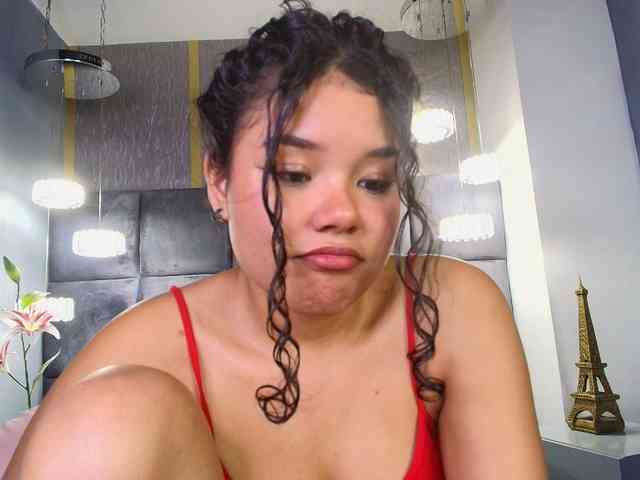 Annie-Pleasure webcam
