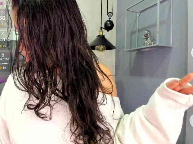 Annie-Pleasure webcam
